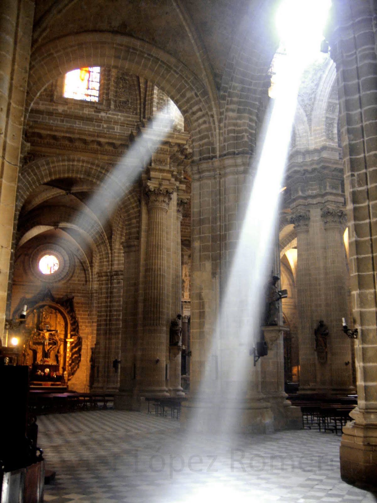 http://3.bp.blogspot.com/_ugR8JTMywtE/SwZPvuXccLI/AAAAAAAAAPo/WbELaIzaGII/s1600/00003+-+Catedral+copia.jpg+Blog.jpg