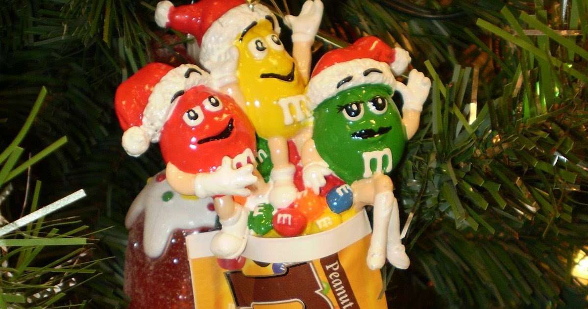 The Chocolate Traveler M&M Collector NEW M&M and Hershey Holiday