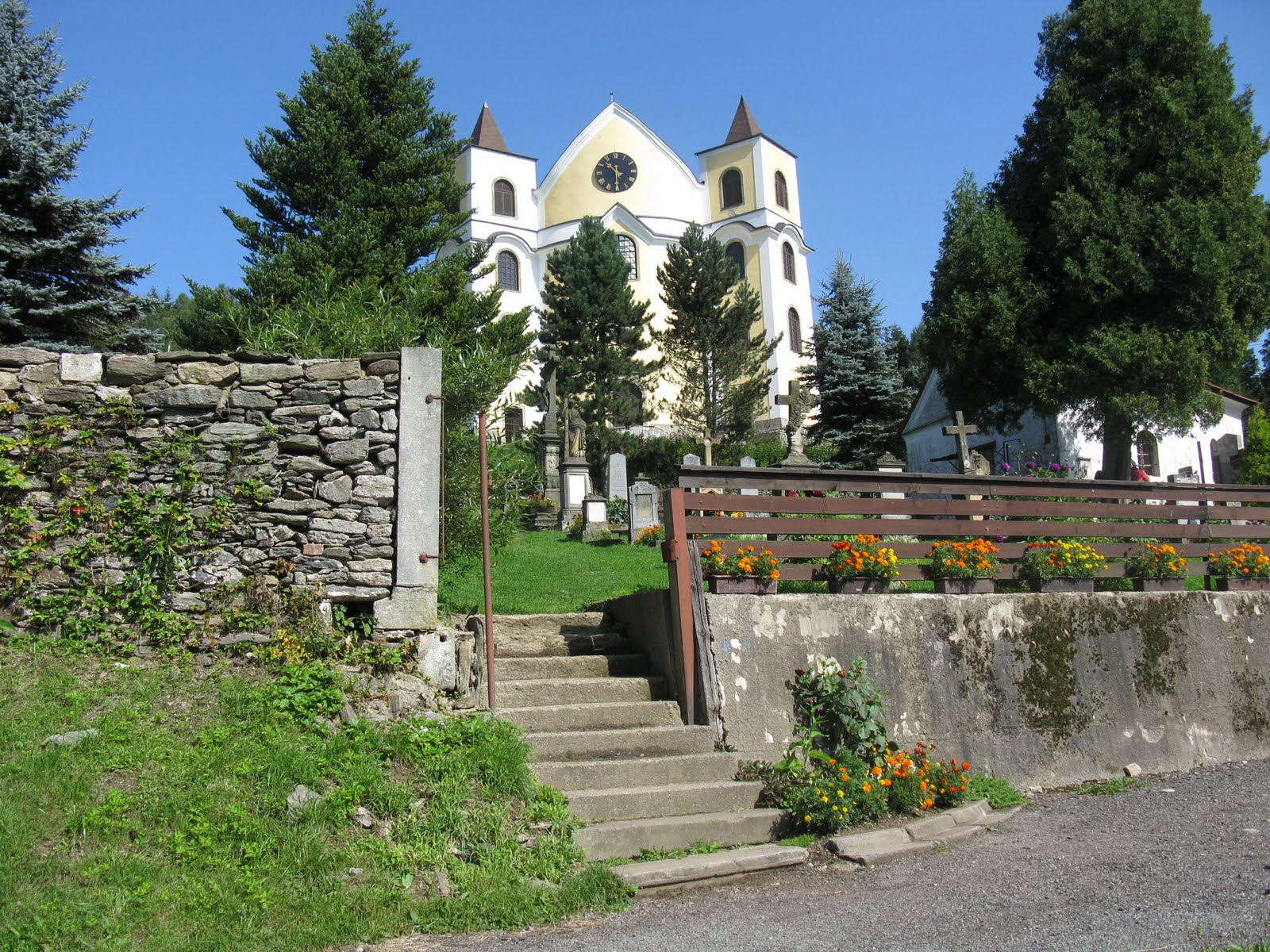 Radosti i starosti Kostel Neratov 23/8