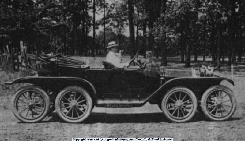 [MiltonReevesdrivinganOctoAuto.jpg]