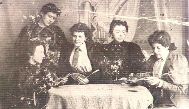 [pokerladies.jpg]