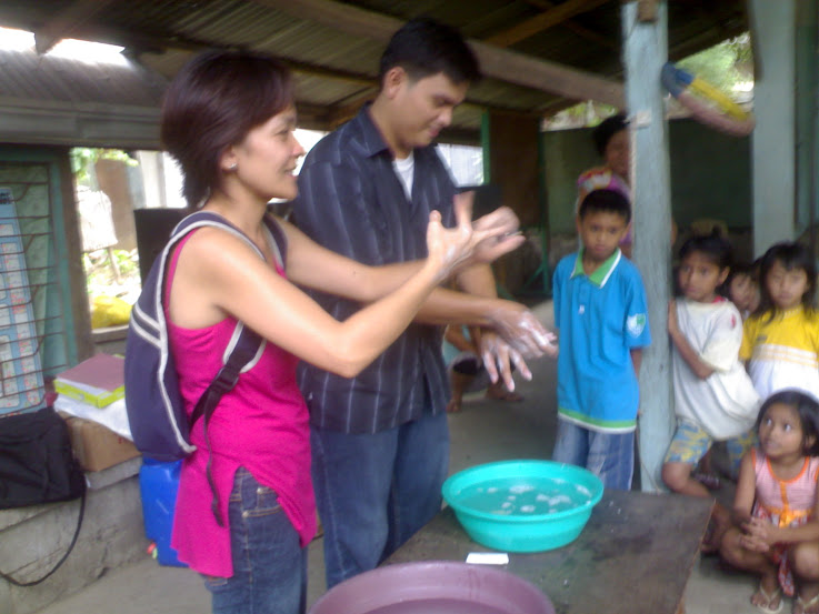 Feeding and Hand washing workshop , Landfill CDO-12.30.09