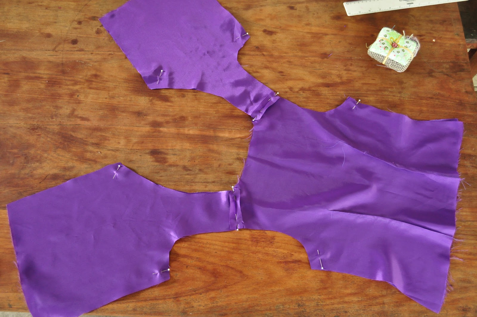 Bloom's Endless Summer: A lined vest tutorial and a book review