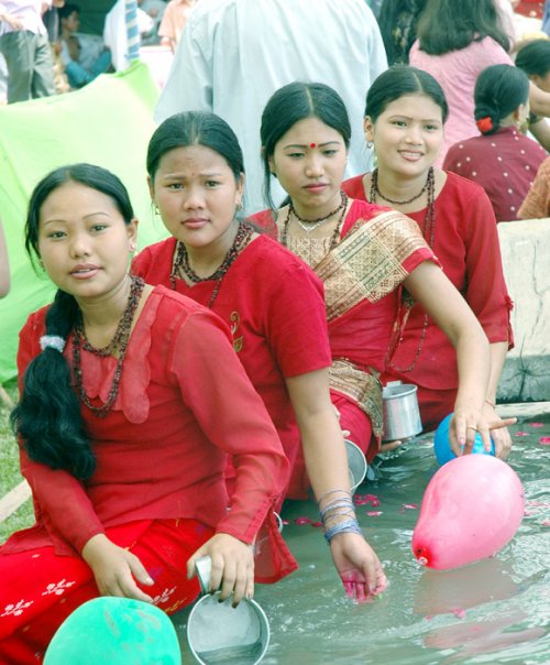 play track water games