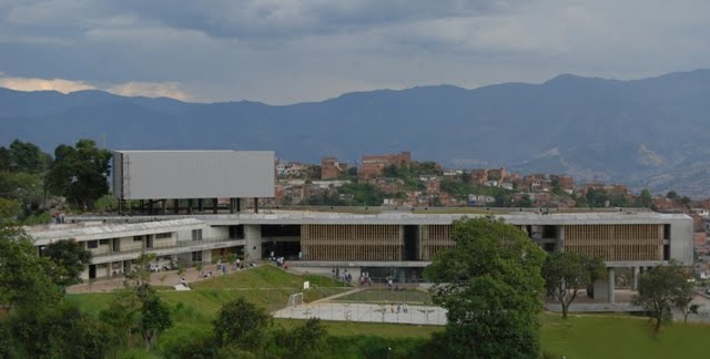 INSTITUCION EDUCATIVA ANTONIO DERKA SANTO DOMINGO