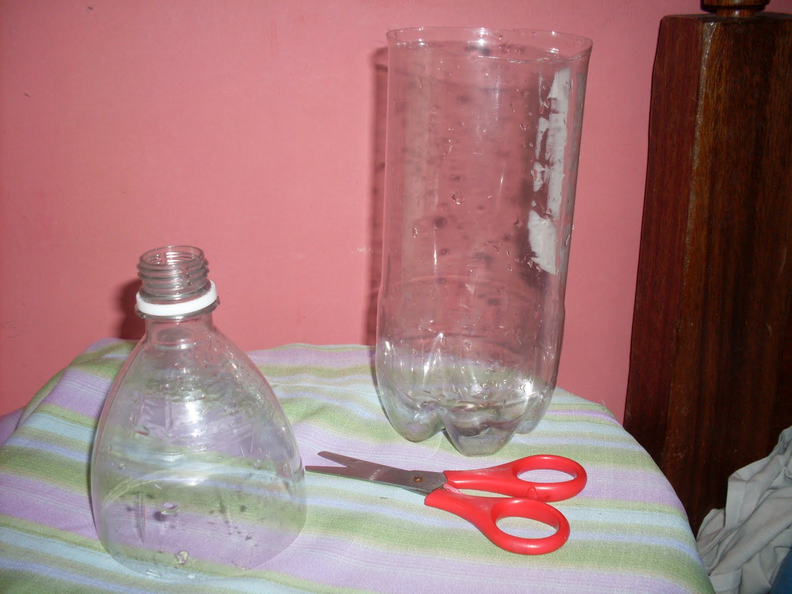 como hacer un trompo con una botella de plastico