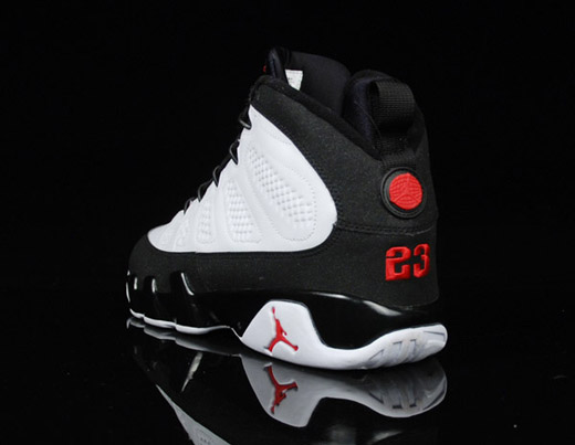 difference between retro jordans and team jordans