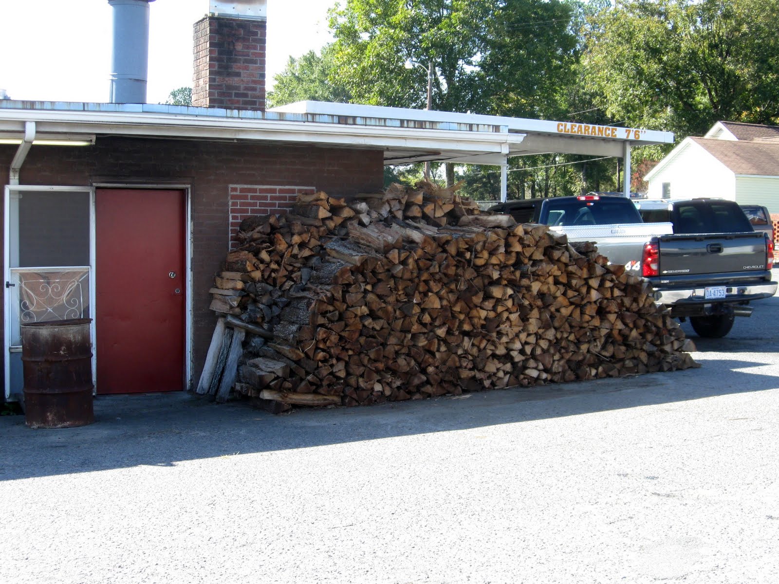 The Drawn Cutlass Restaurant Review Log Cabin Bbq Albemarle Nc