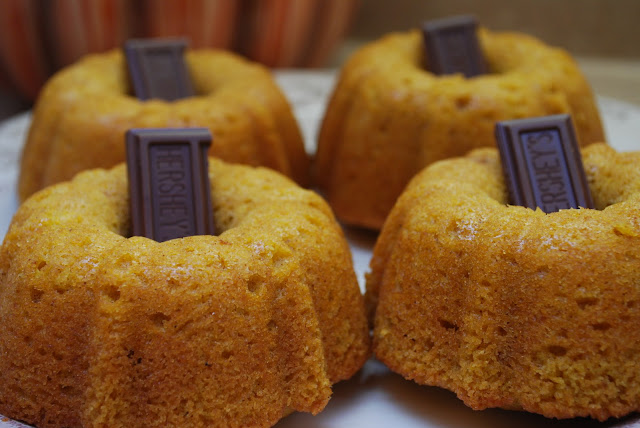 pumpkin cakes Thanksgiving Appetizers and Sweets
