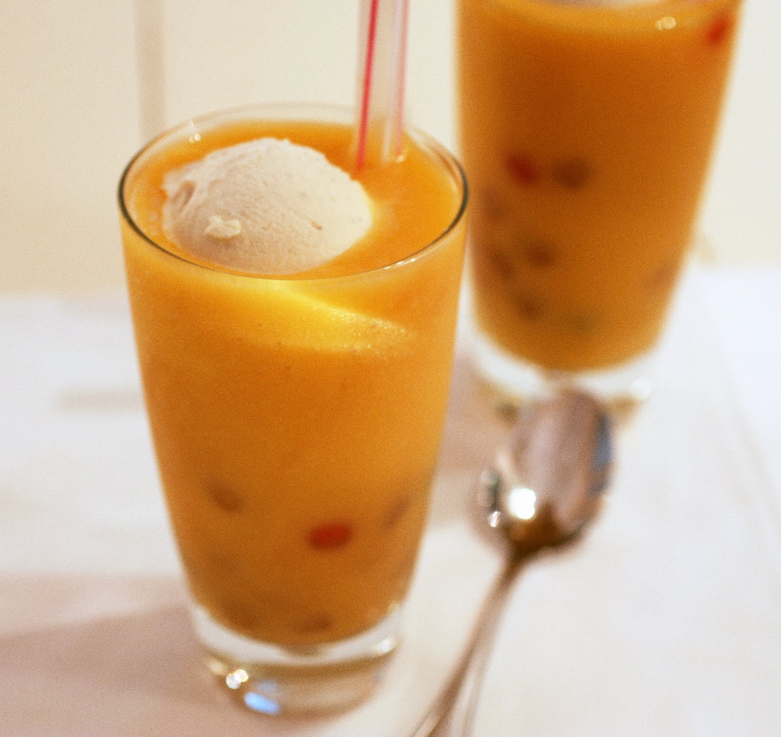 Mango Bubble Tea Floats