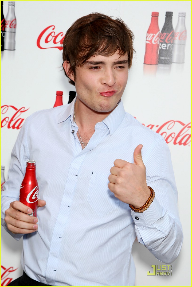 [ed-westwick-coca-cola-19.jpg]