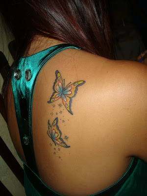 Quem disse que n?o é gostoso tatuar borboletasadorei fazer esse "O que a lagarta chama de fim de mundo, o mestre chama de borboleta." Quem disse que n?o é gostoso tatuar borboletasadorei fazer esse "O que a lagarta chama de fim de mundo, o mestre chama de borboleta."