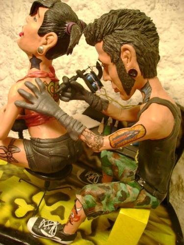 [tatuando.jpg]