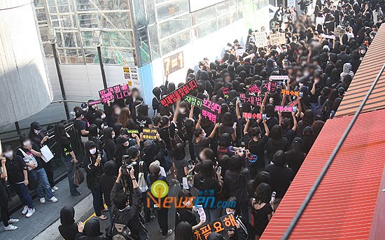 [Jaebeom_silentprotest.jpg]