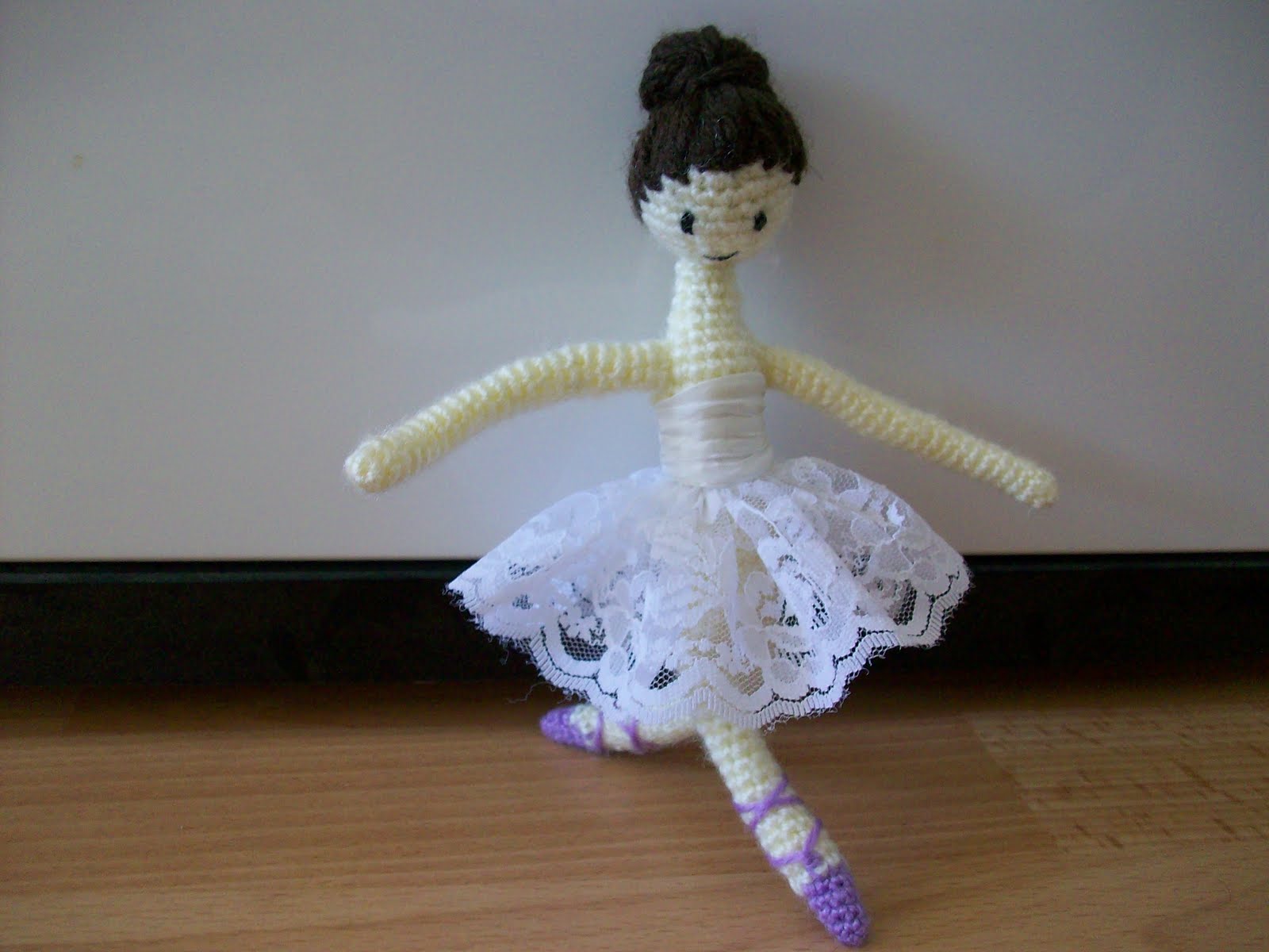 Evinnesesi bir çekiliş bir amigurumi ballerin bebek )