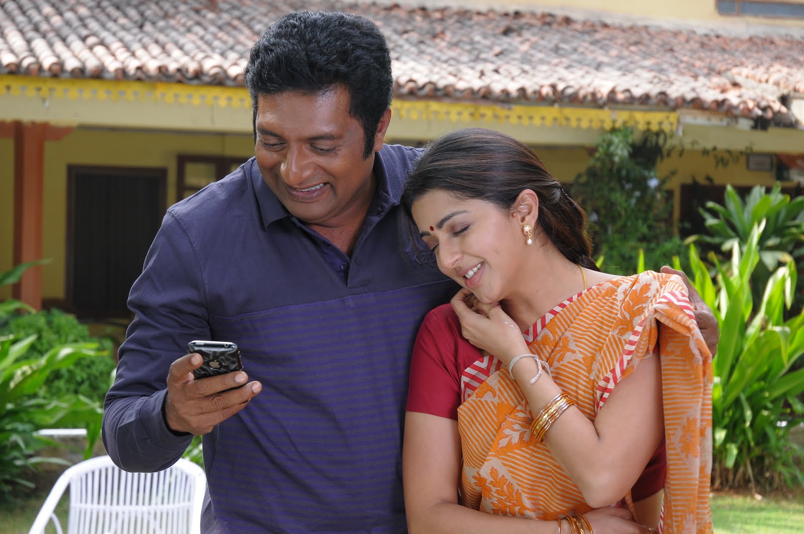 [Collector-gari-bharya-movie-stills29.jpg]