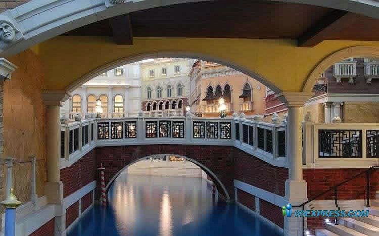 [macau_venice_10.jpg]