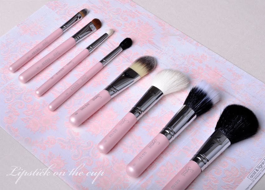 Lipstick on the cup Sigma brushes