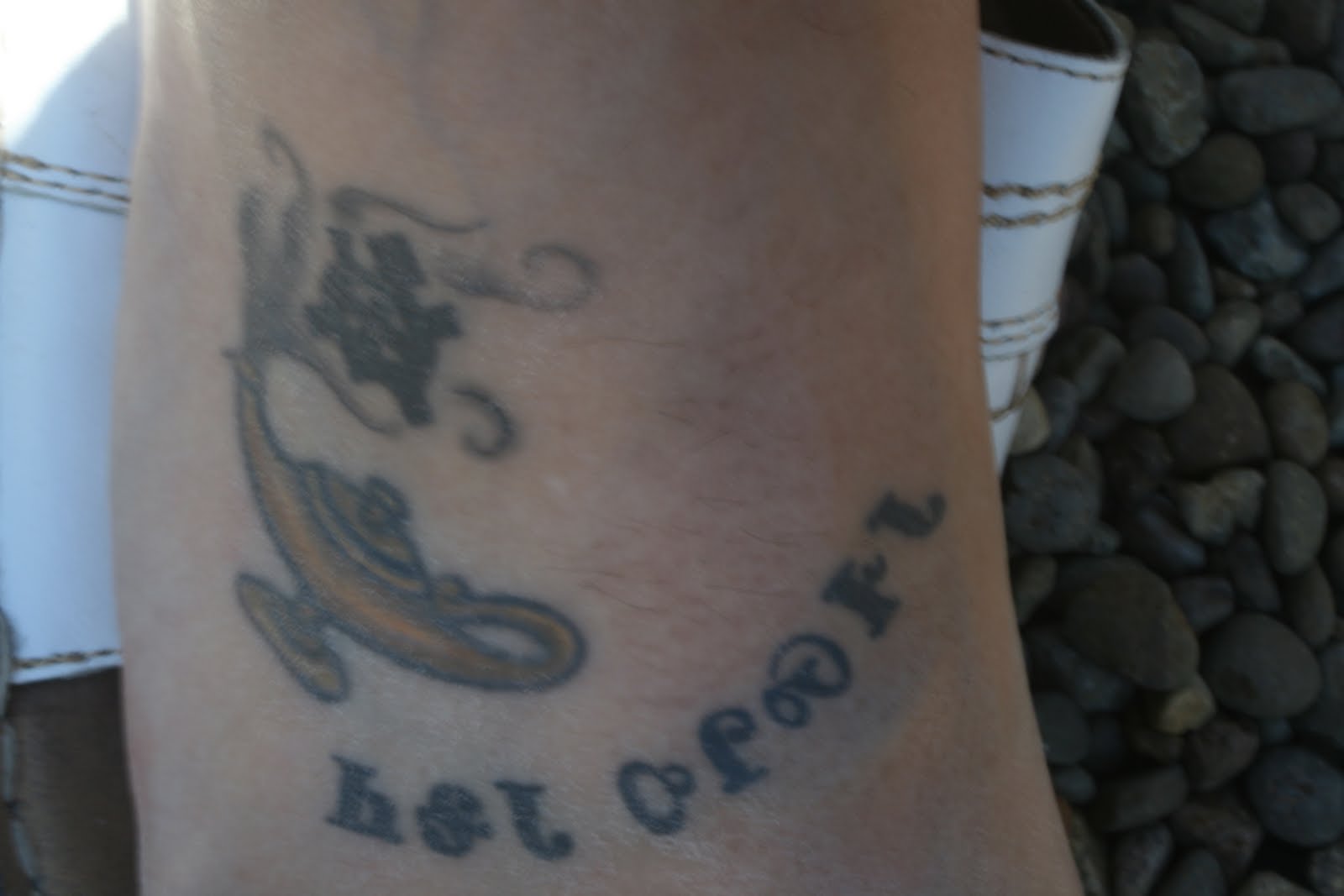 http://3.bp.blogspot.com/_vJSfh8Dxop4/TUCXpSWTvlI/AAAAAAAAApI/pJ92FLvOpqE/s1600/June26+tattoo.JPG