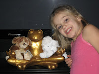 El with Webkinz and a golden frog