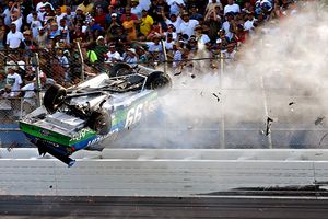 [edwards+crash2.jpg]