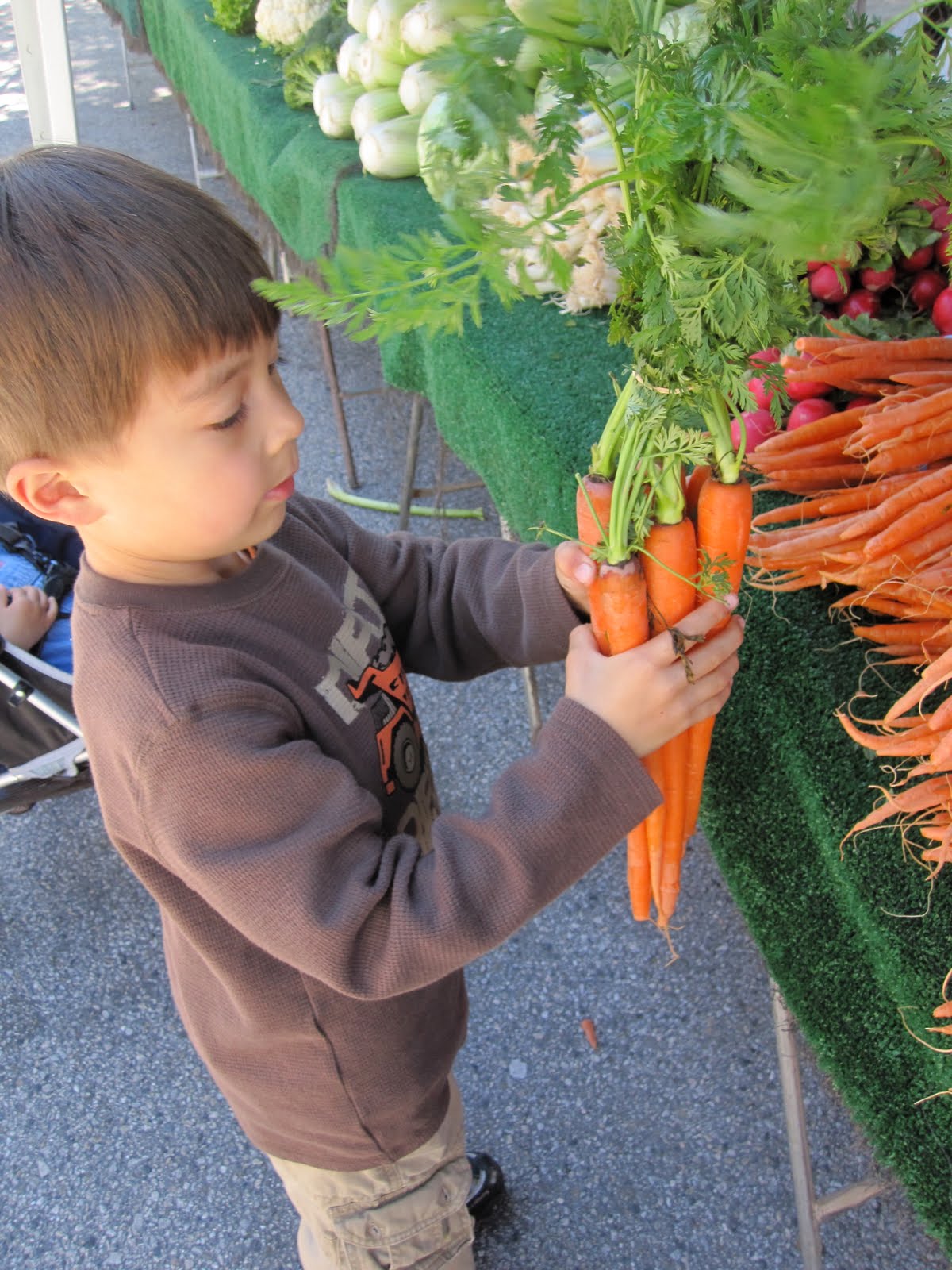 [Farmer's-Market-Carrots.JPG]