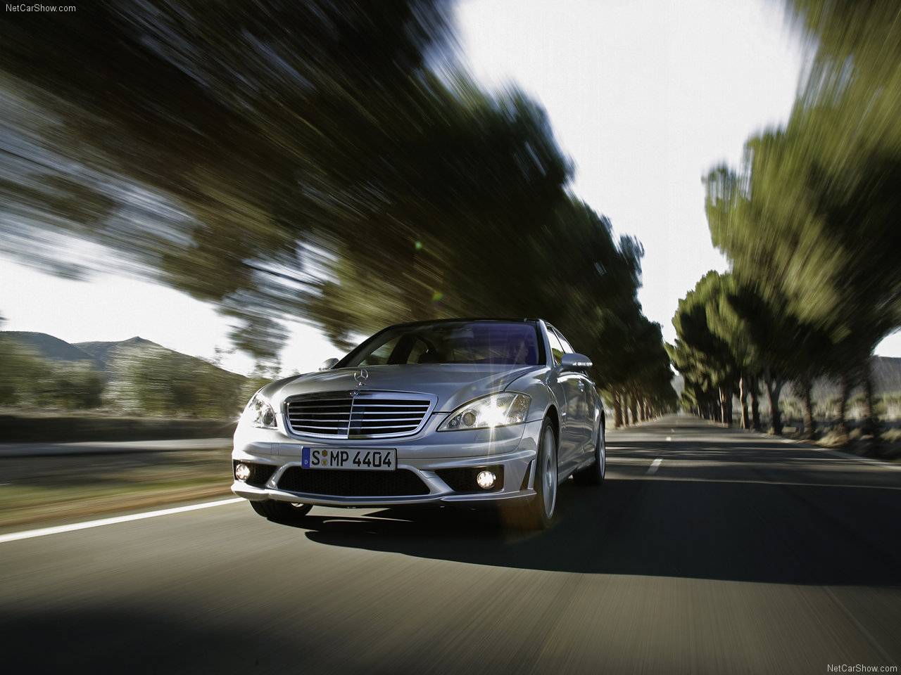 http://3.bp.blogspot.com/_vPMjJG-enrk/S9Bxqx9ZopI/AAAAAAAAAzQ/xnlw3rDe15U/s1600/Mercedes-Benz-S65_AMG_2007_1280x960_wallpaper_04.jpg