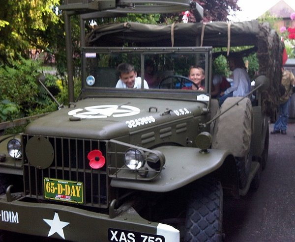 [IMG00370-20090613-1948.jpg]