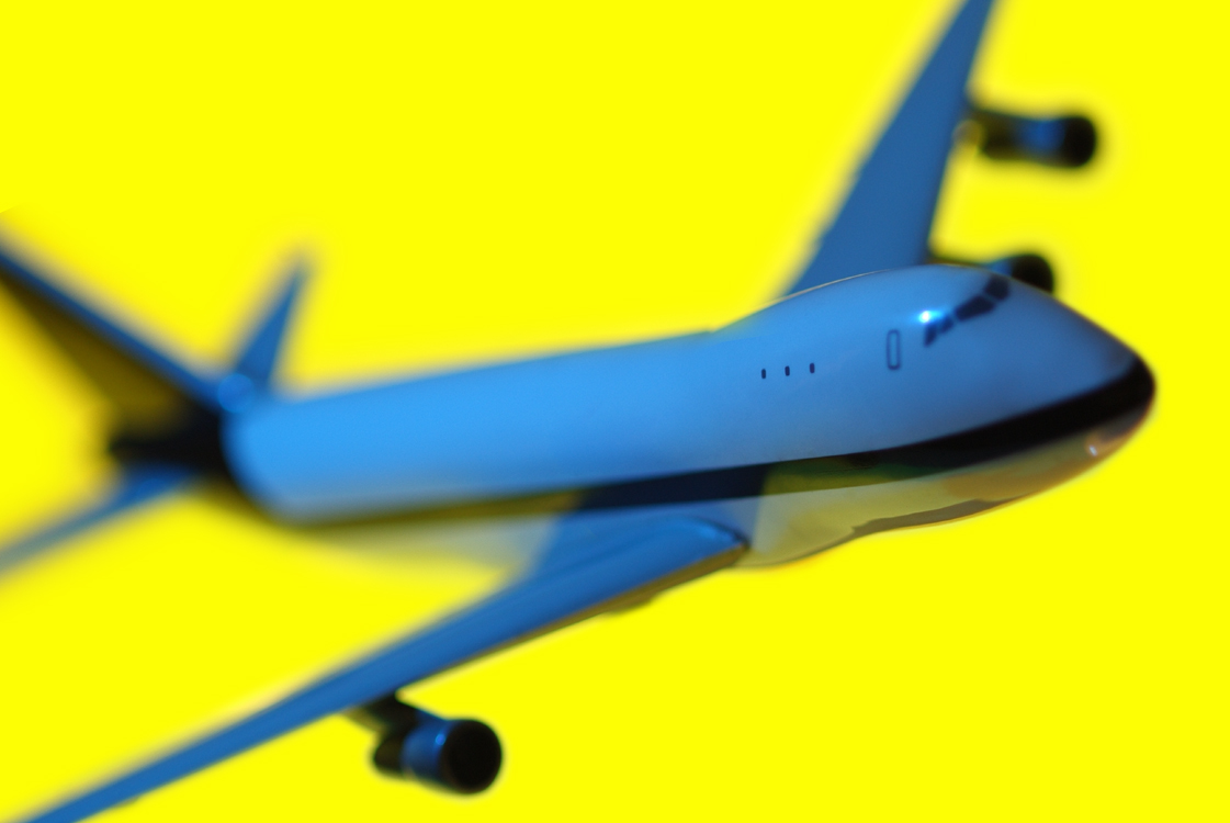 [avion+bleu+et+jaune.jpg]