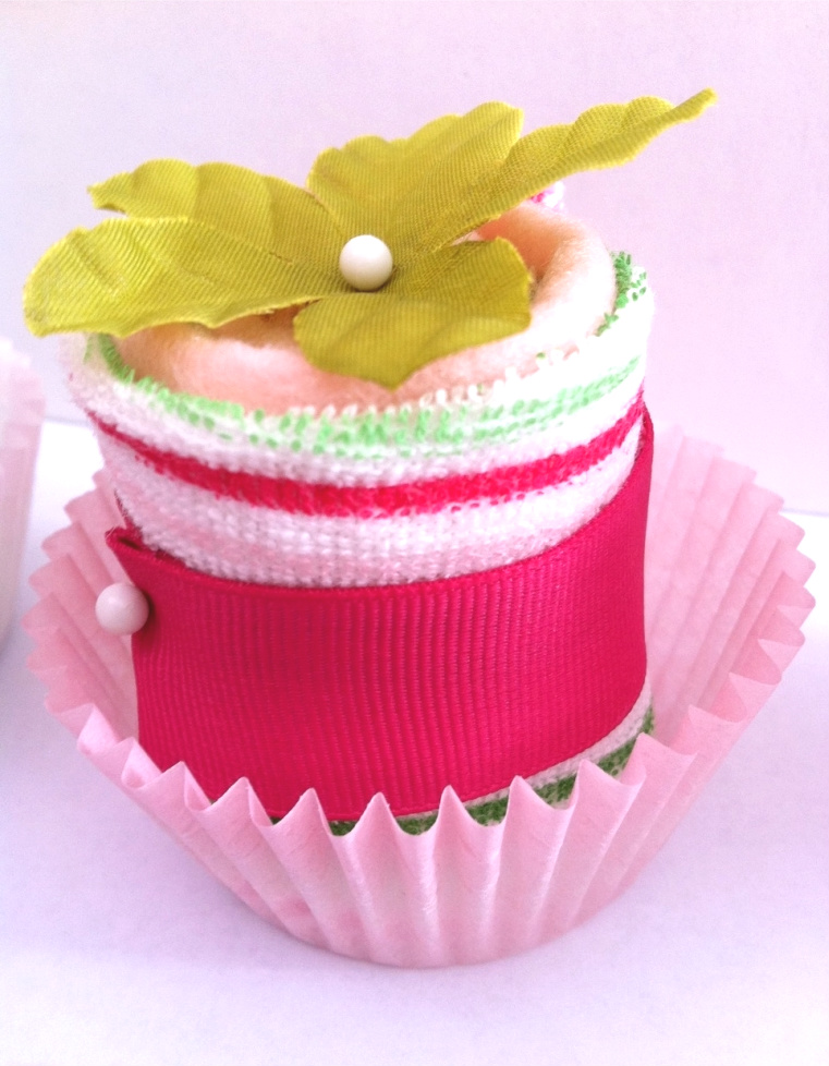 {Amy & Grant} Baby Washcloth Cupcakes.