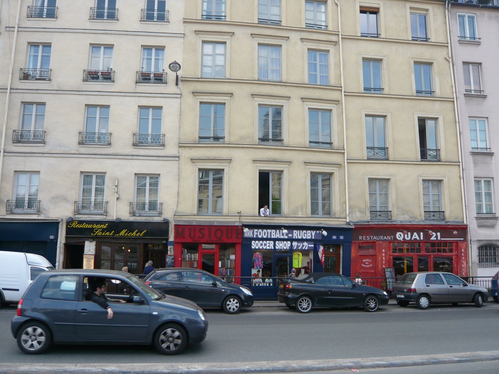 [L1060835.JPG]