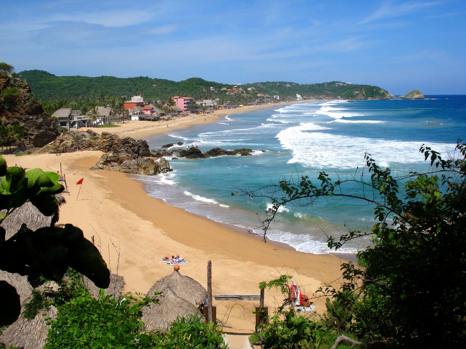 [Zipolite+village+Pacific+Ocean+Oaxaca.JPG]