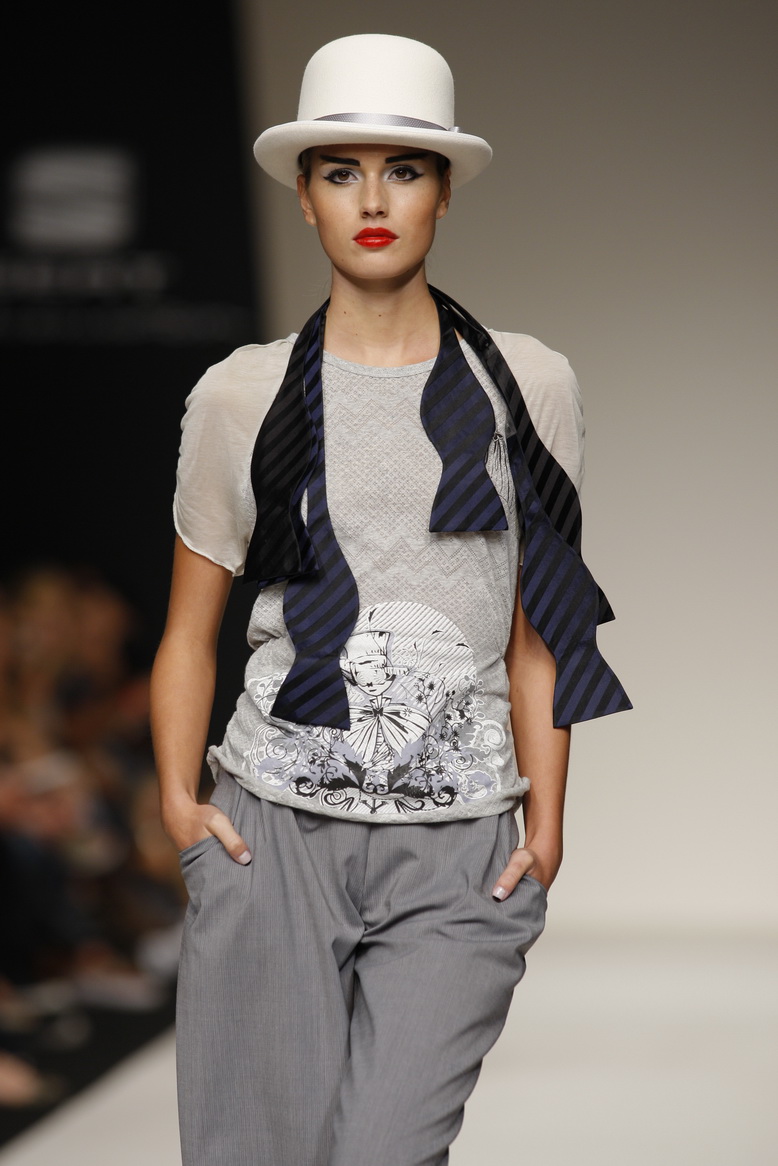 [MLX31KXiomara-048.JPG]