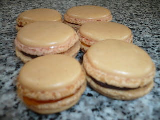 Macarons - Page 6 Macarons-abricot-chocolat