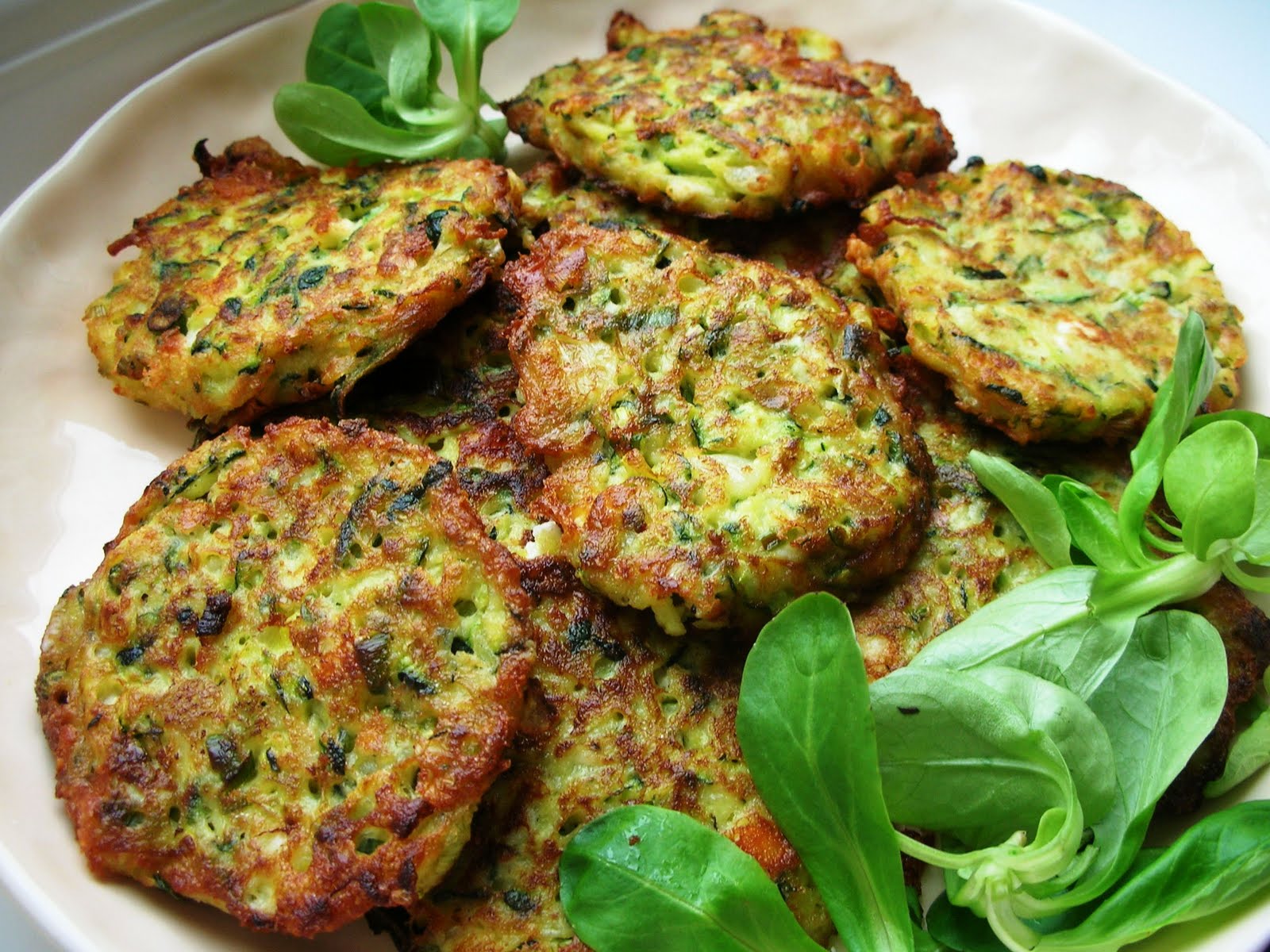 What Do You Eat With Salmon Cakes What Do You Eat With Salmon Cakes