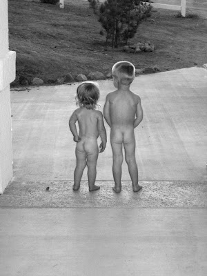 Crno-bela fotografija - Page 9 Naked+kids+08-20-09+2