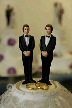 http://3.bp.blogspot.com/_vj23riqST8k/TM08UNlaSPI/AAAAAAAAK5g/gdVlhrIvJYc/s1600/pastel_boda_gay.jpg