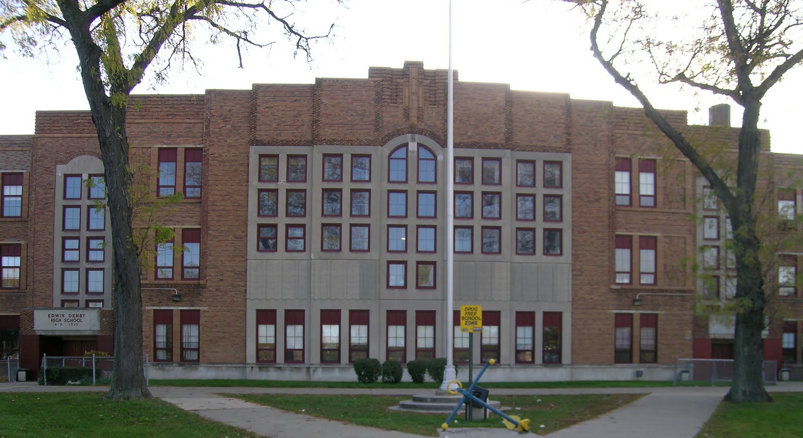 [Denby_High_School_Detroit_MI_facade.jpg]