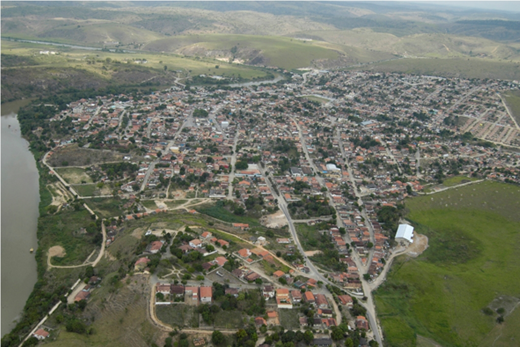 CARLOS CHAGAS, MINAS GERAIS Uma pedra no caminho que faz do caminho