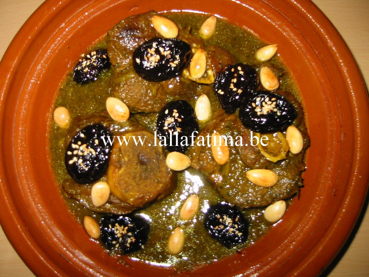 Tajine marocain aux pruneaux et amandes