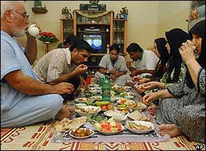 شهر رمضان فى عيون البلدان Ramadan+in+iraq