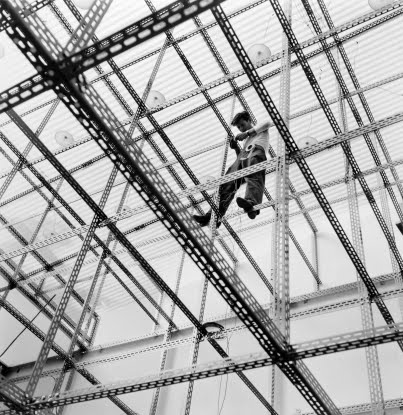 [Eva+Besnyo+lijnenspel.jpg]