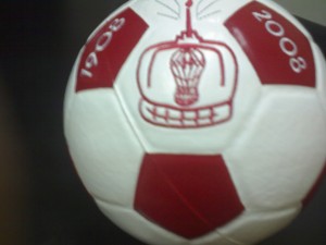 [pelota%20centenario.jpg]