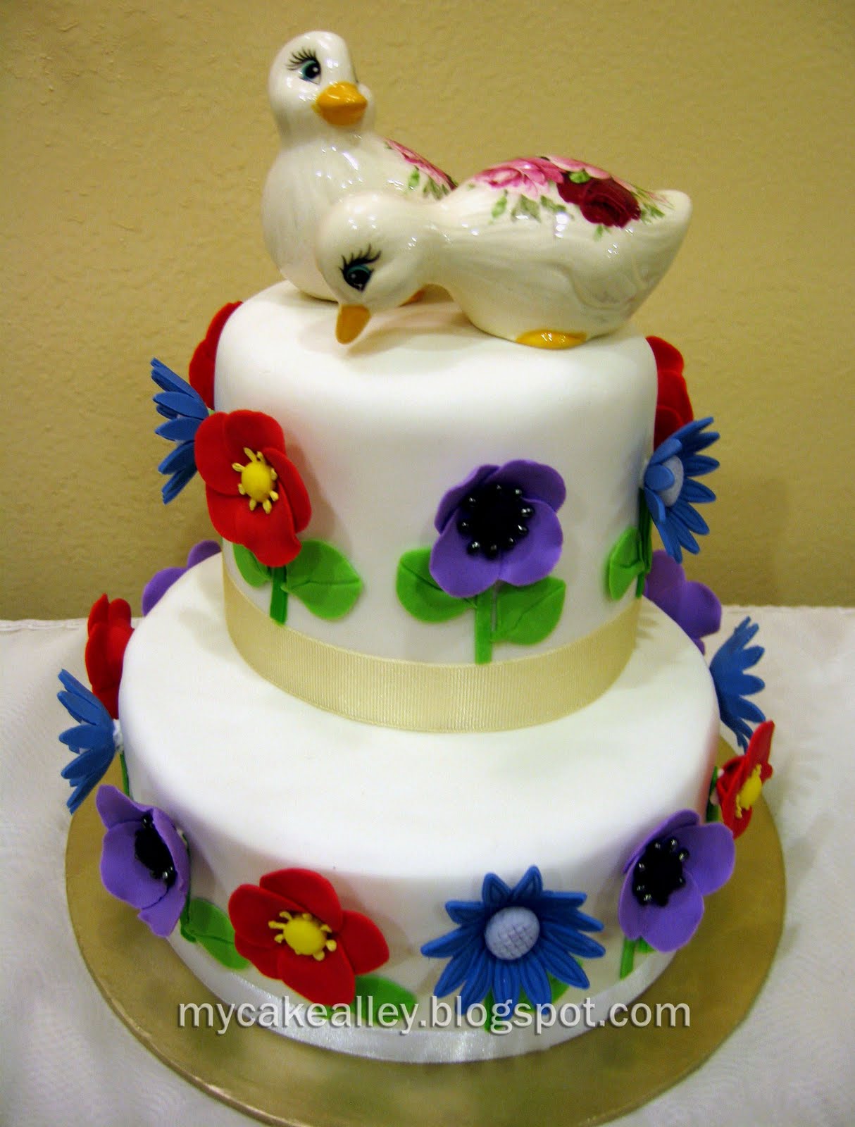 My Cake Alley: Giddy With Joy: 2- tier Cake With Bright Sugar Flower