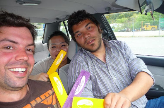 Aquí vamos en el auto de Isla Sur hacia Isla Norte para llegar a Tauranga
