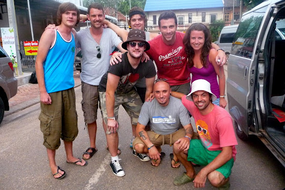 Aquí estoy con los chicos del grupo