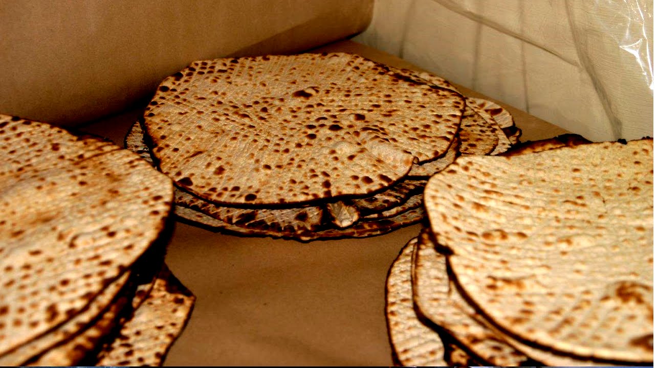 AJN Watch Baking Shemurah Matzos in Melbourne