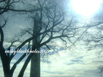 Washington Monument and the sun