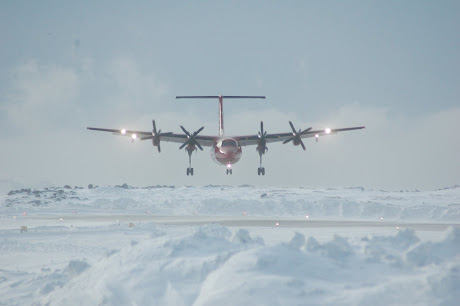 Dash 7 for landing Nuuk Lufthavn
