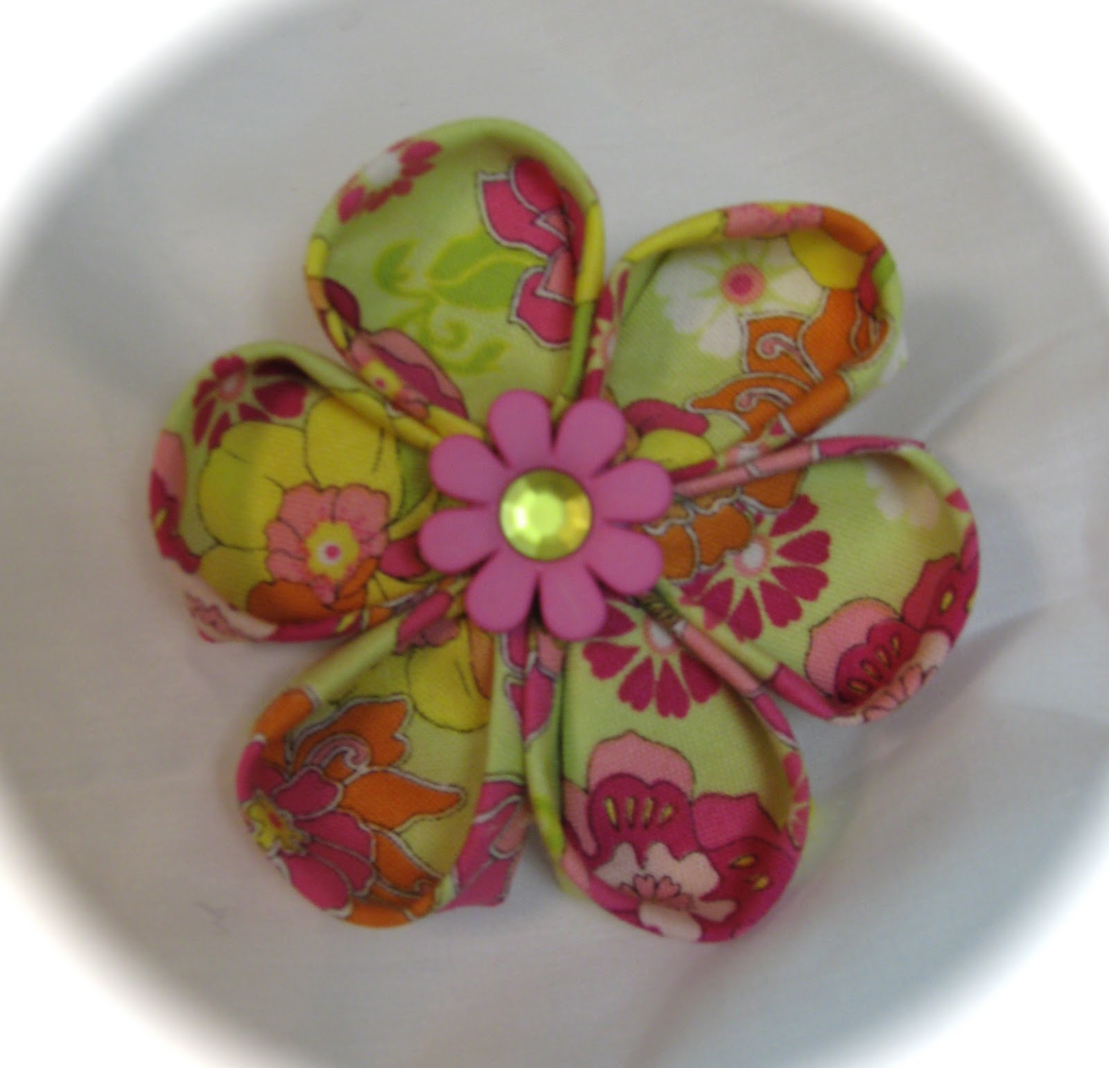 She's Crafty Bippittyboppittybows! Fabric Flower Bows